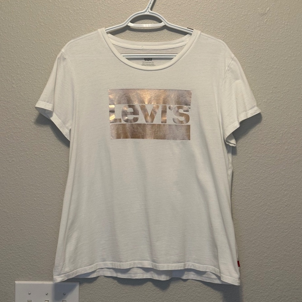 Levi's Women's  Gold Logo T-Shirt White Size X-Large